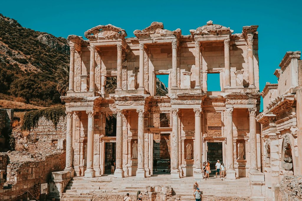 Lawyer in Izmir assisting with Turkish citizenship and property investment near Ephesus